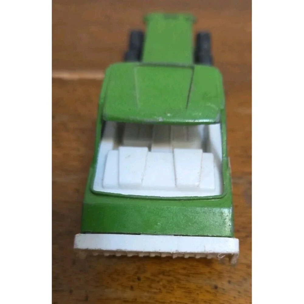 Tootsietoy Green Flatbed Truck Diecast USA - 5.5 Inches Long 1970 Vintage